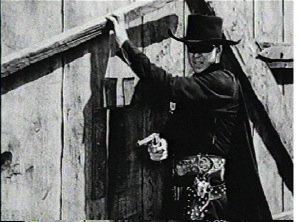 Robert Livingston en el papel del Águila en el serial 