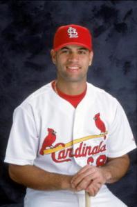 El dominicano Albert Pujols, novato del año en la Liga Nacional (2001)
