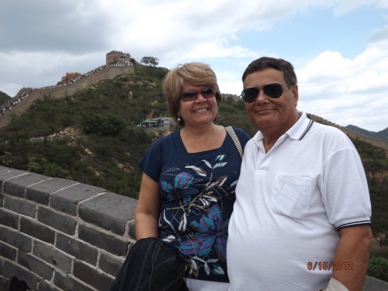 Con mi esposa Miriam en la Muralla