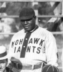 Harry-Buckner vistiendo la franela de los Gigantes Mohawk en 1913