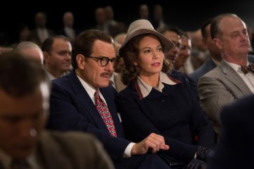 Trumbo y su esposa en el estreno de un filme premiado por su guión