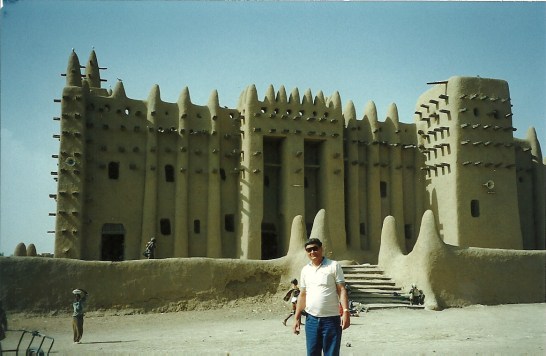 El autor en la Gran Mezquita de Djenne