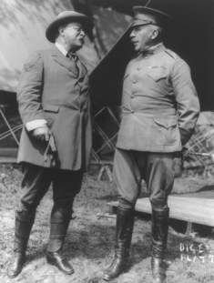 Theodore Roosevelt y el General Leonard Wood