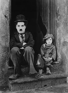 Chaplin y Jackie Coogan en El Chico (1921)