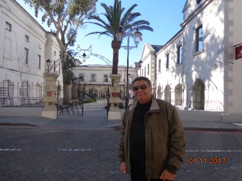 yo-en-main-street-gibraltar3