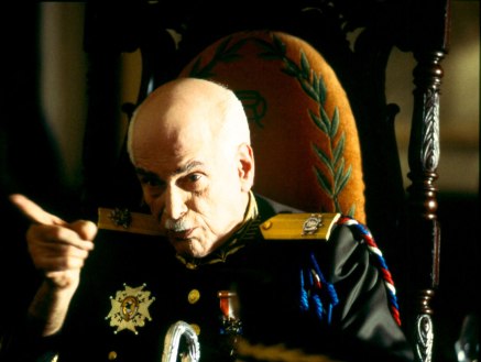 tomas-milian-en-el-papel-del-dictador-trujillo-en-la-fiesta-del-chivo-2004