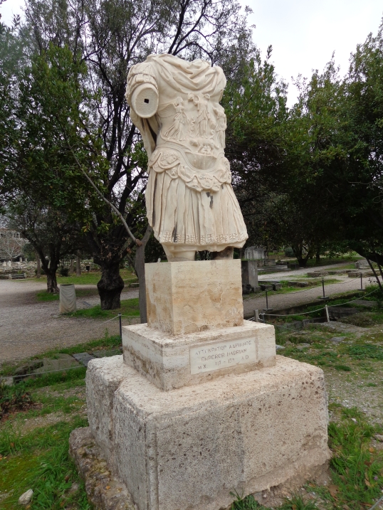Estatua Adriano en Agora antigua 2