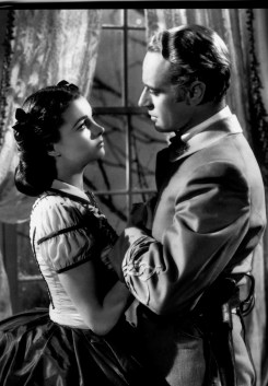 Leslie Howard y Vivien Leigh en Lo que el viento se llevó