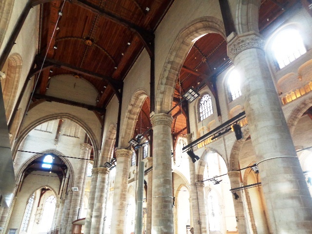 Interior de la Iglesia San Lorenzo