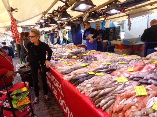 Pescado en mercado de Rotterdam