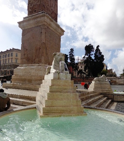 La fuente del León en Piazza Popolo