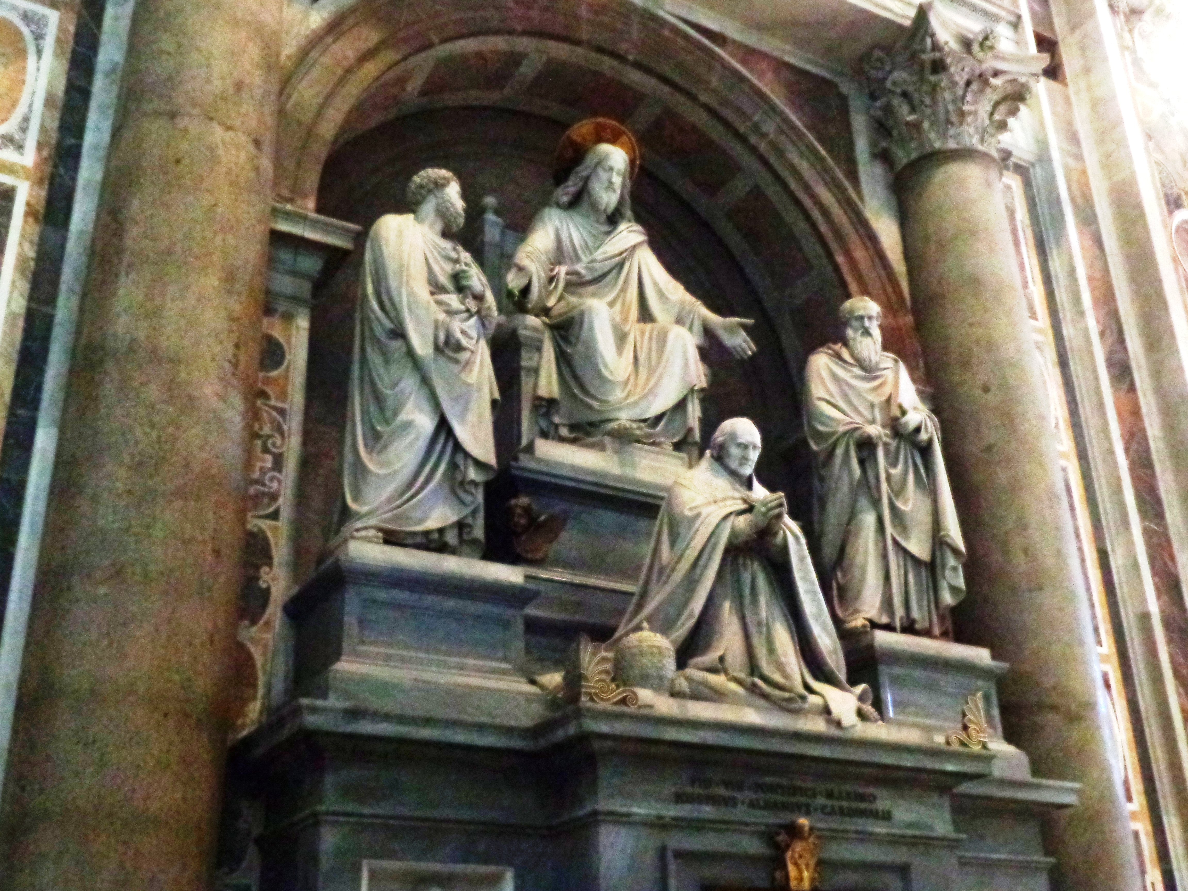 Jesús, San Pablo, San Pedro y un Papa