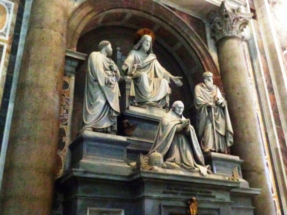 Jesús, San Pablo, San Pedro y un Papa