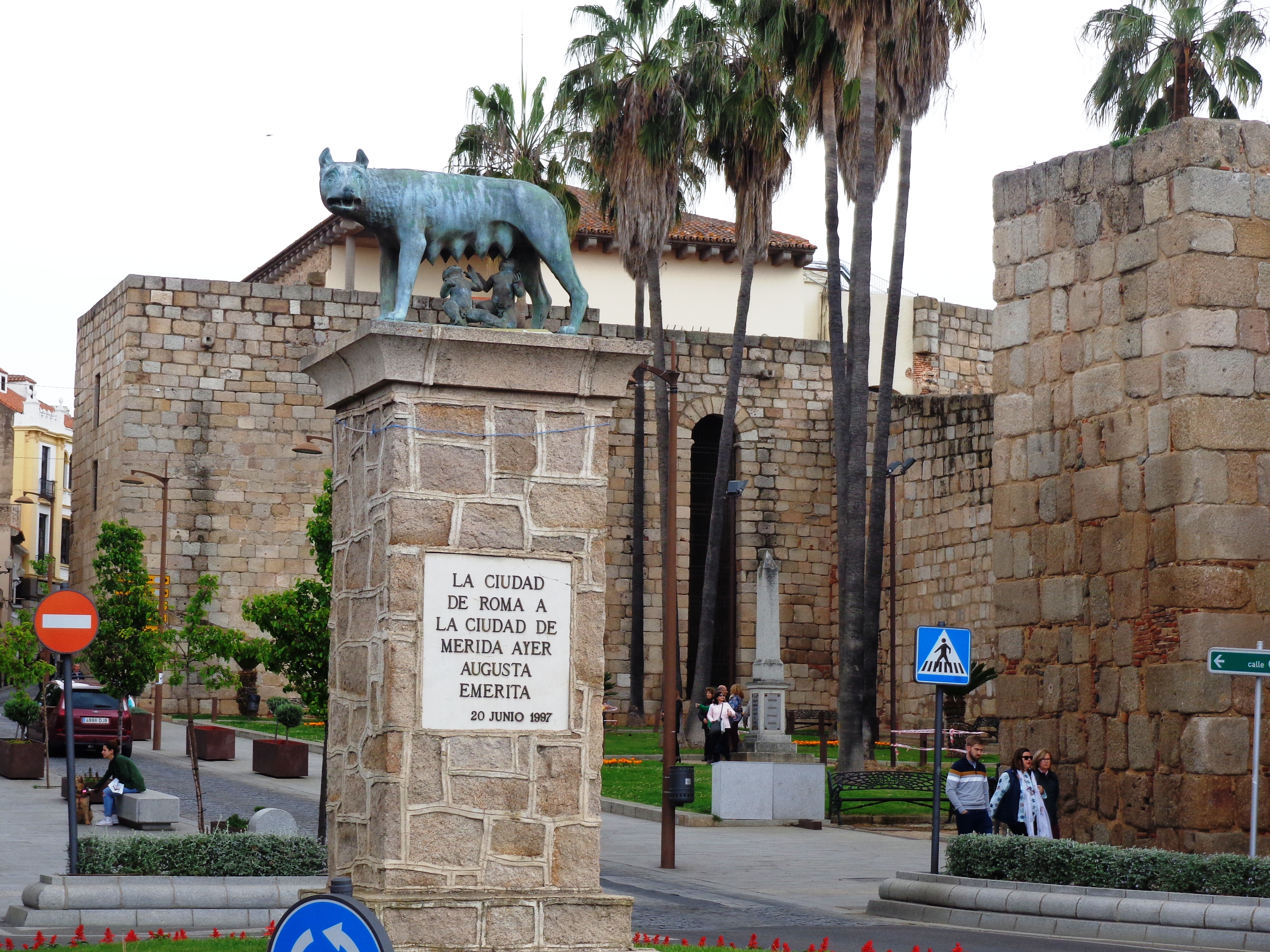 Monumento a la loba romana en Mérida