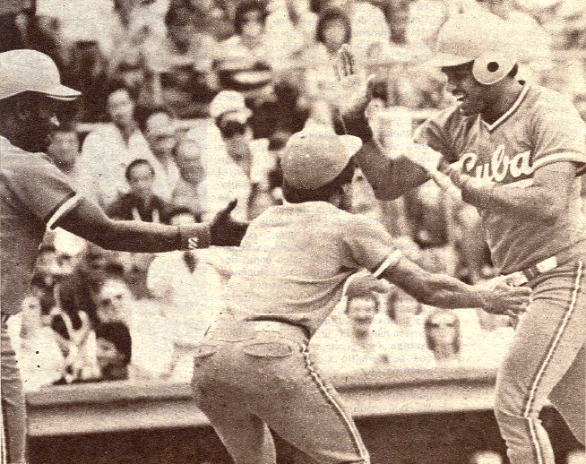 Jonrón de Kindelán en el juego decisivo