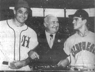 Mizell, embajador Gardner y Cam Pascual en 1956