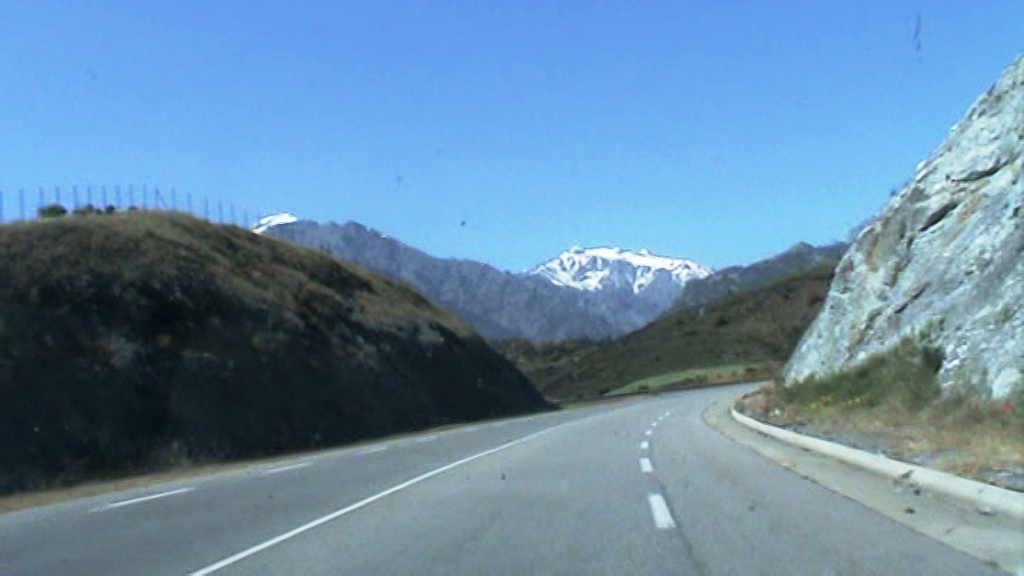 Vista de montaña con cima nevada, Corcega 2